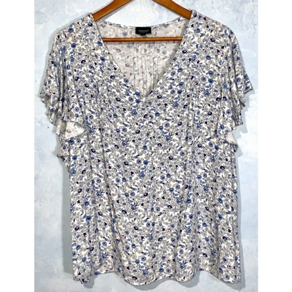 Jones & Co Blue & White Floral V-Neck Flutter Ruffle Short Sleeve Top 1X